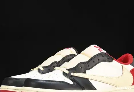 DM7866--140 SP  RETRO OG LOW JORDAN  TRAVIS DM7866--140 1 SCOTT 0428